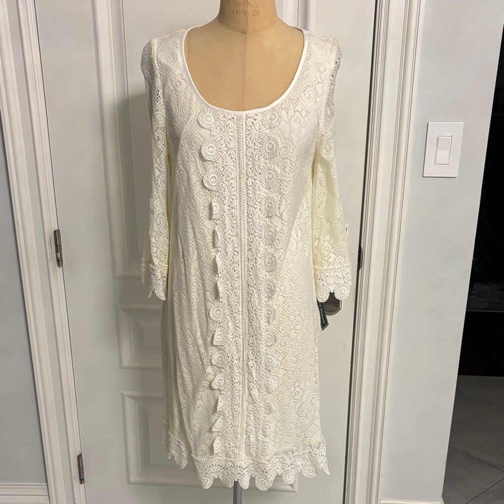 Chic Long Sleeve Lace Dress in Cream stretchy NWT